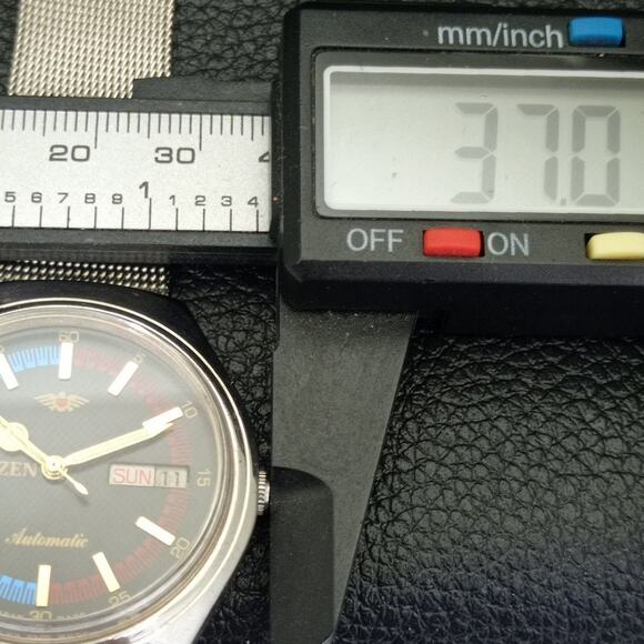 Vintage 1972 Citizen Automatic Mens Silver Watch W/daydate & Red/Blue accents - Picture 7 of 10